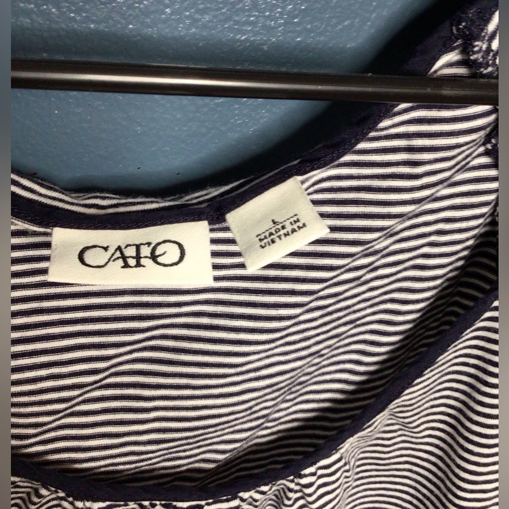 Navy & white Strip  sleeveless top Cato Large ( 0102) - Picture 4 of 4